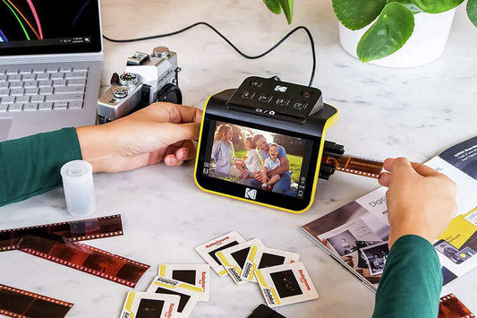 This Kodak scanner makes old memories social-media ready and it's on sale