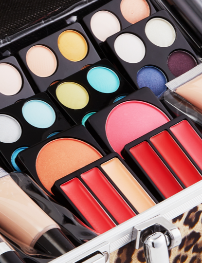 Make Up Sweden Makeup set with 33 different colors