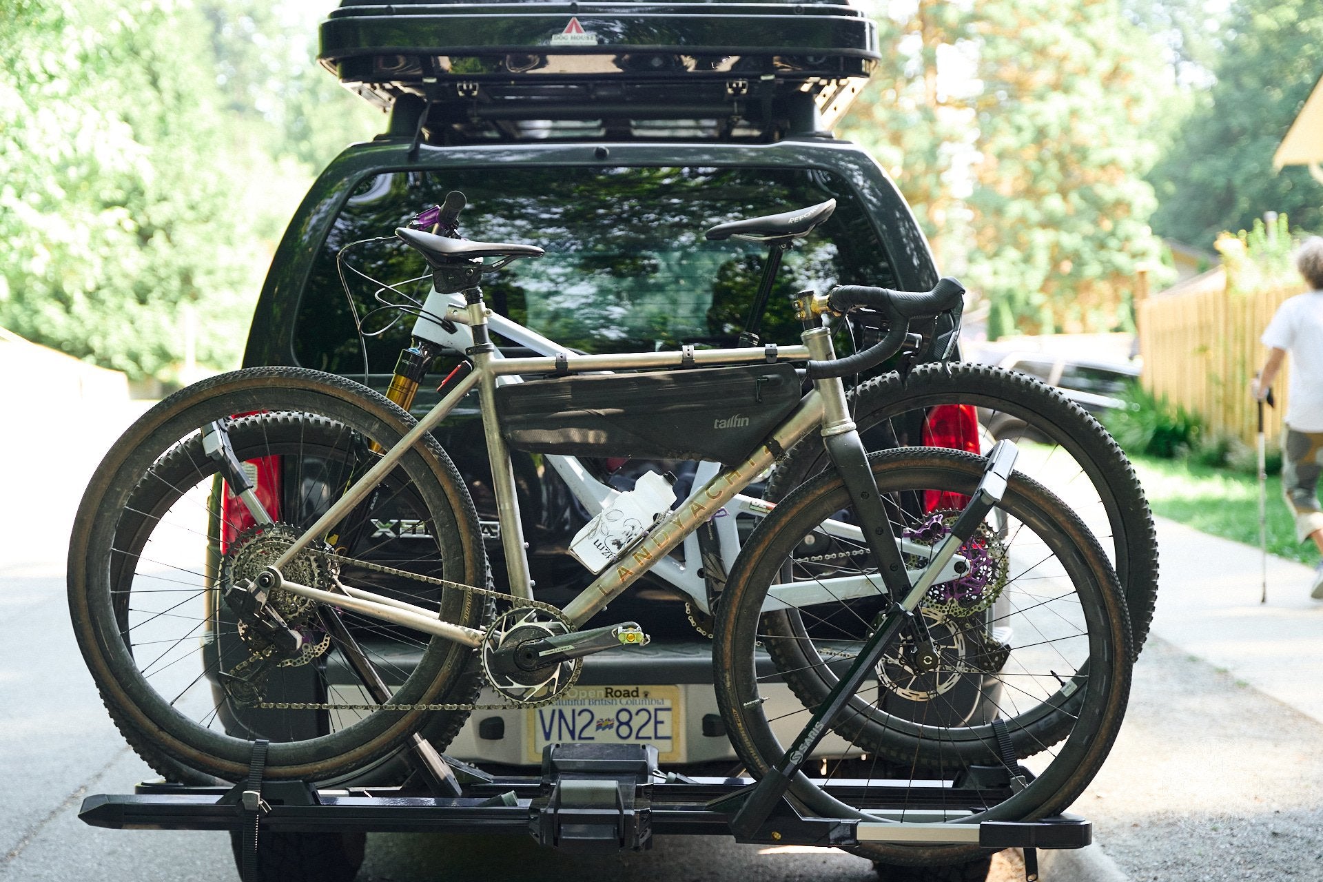 C+A Global - Innovation Technology Design - Saris EDGE 2-Bike Hitch Rack