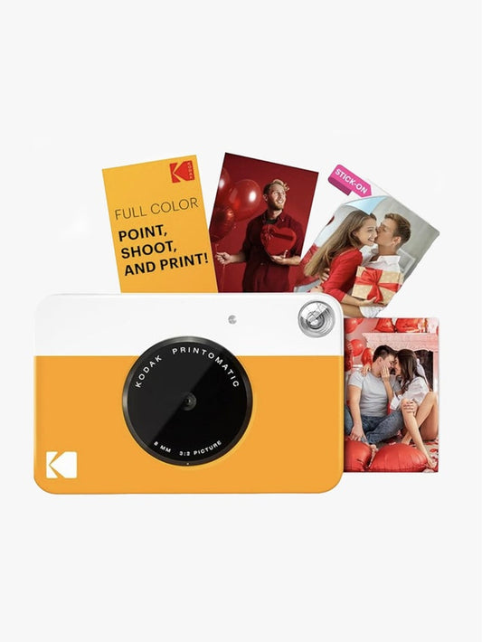 The Best Engagement Gifts to Cheers You Favorite Couple