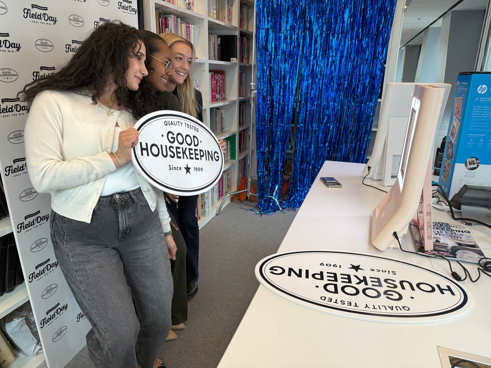 Take Summer Gatherings to the Next Level With the HP Sprocket Photobooth