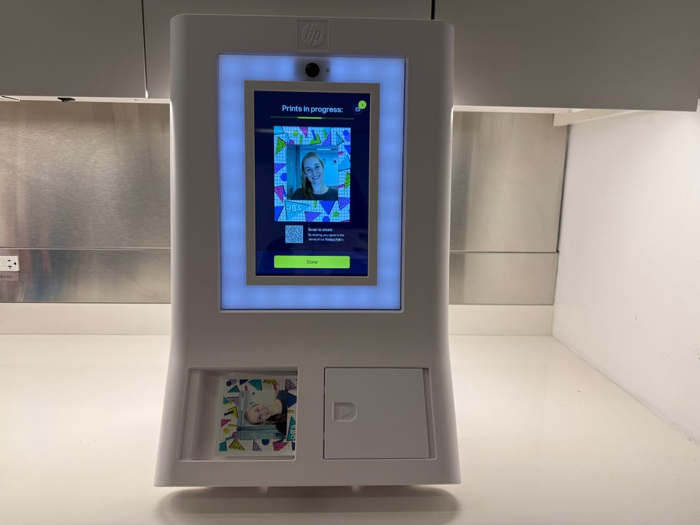 HP Sprocket Photobooth Review: Why You Need This Photobooth At Your Next Party